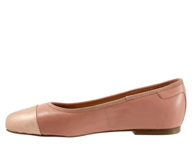 Women's Trotters Clara Flats