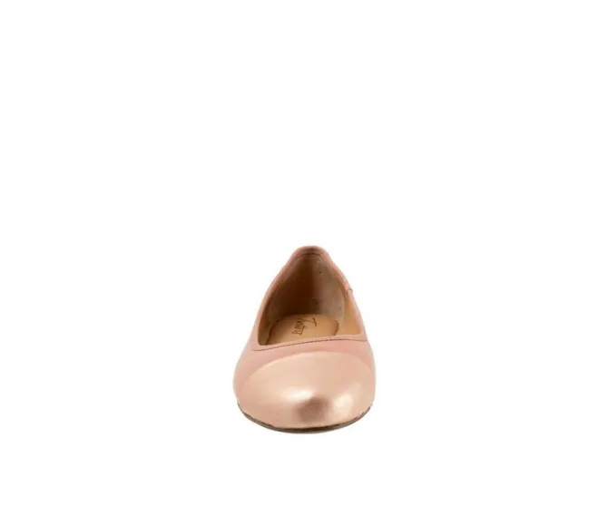 Women's Trotters Clara Flats