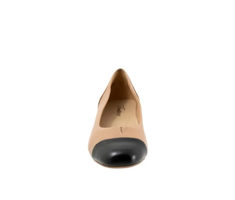 Women's Trotters Daisy Pumps