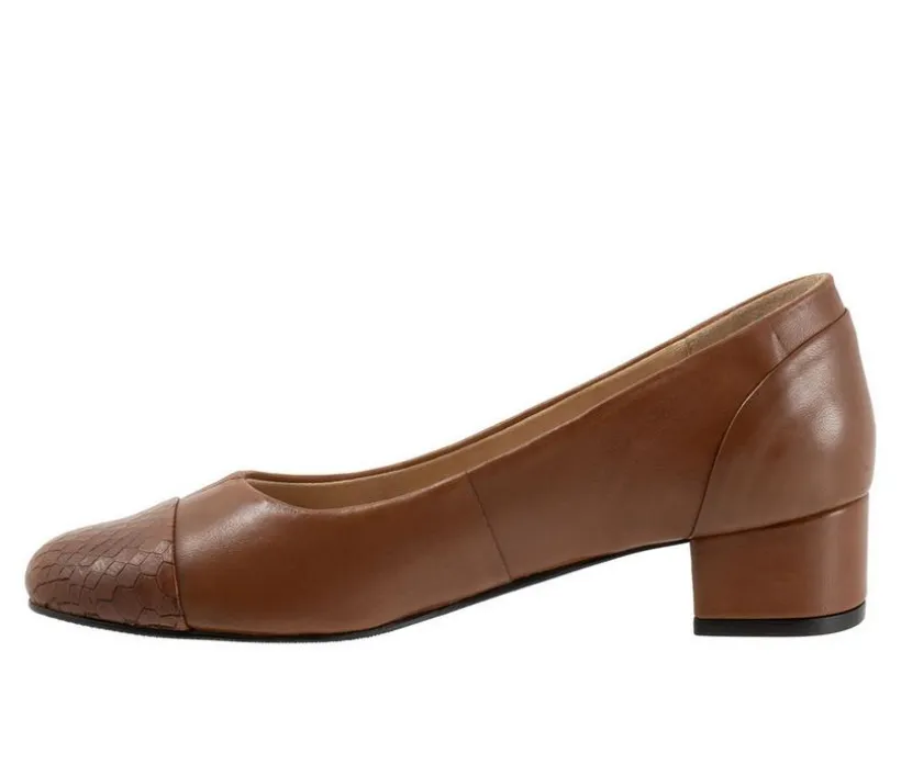 Women's Trotters Daisy Pumps