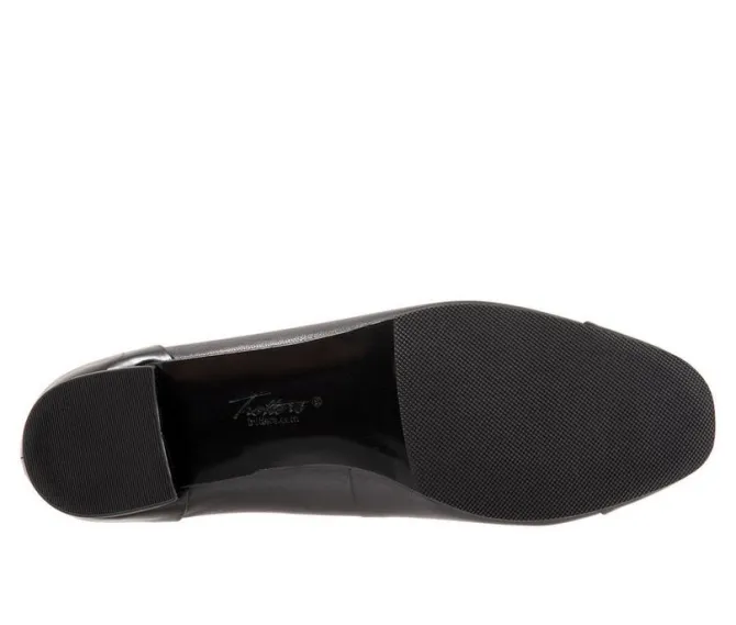 Women's Trotters Daisy Pumps