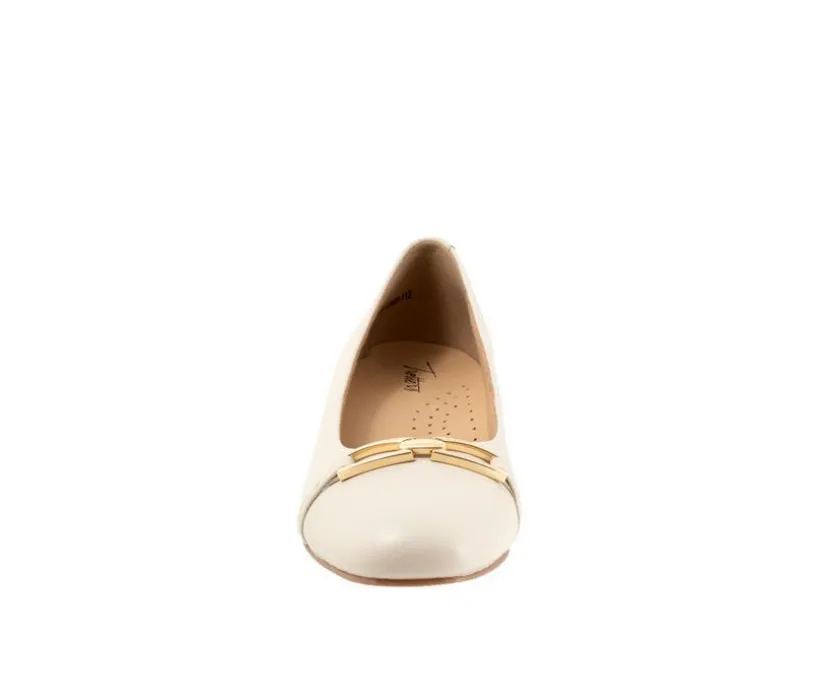 Women's Trotters Dakota Pumps