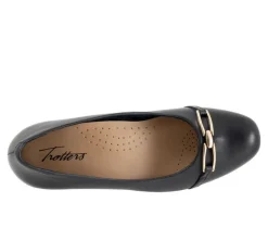 Women's Trotters Dakota Pumps