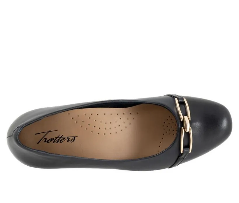 Women's Trotters Dakota Pumps