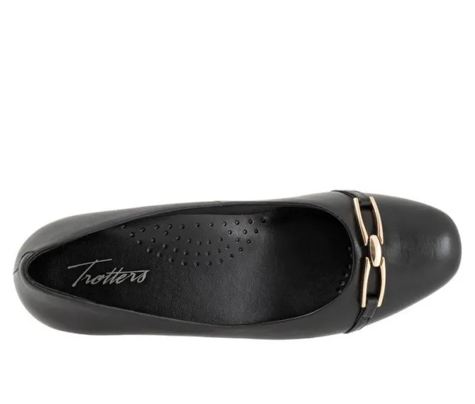 Women's Trotters Dakota Pumps