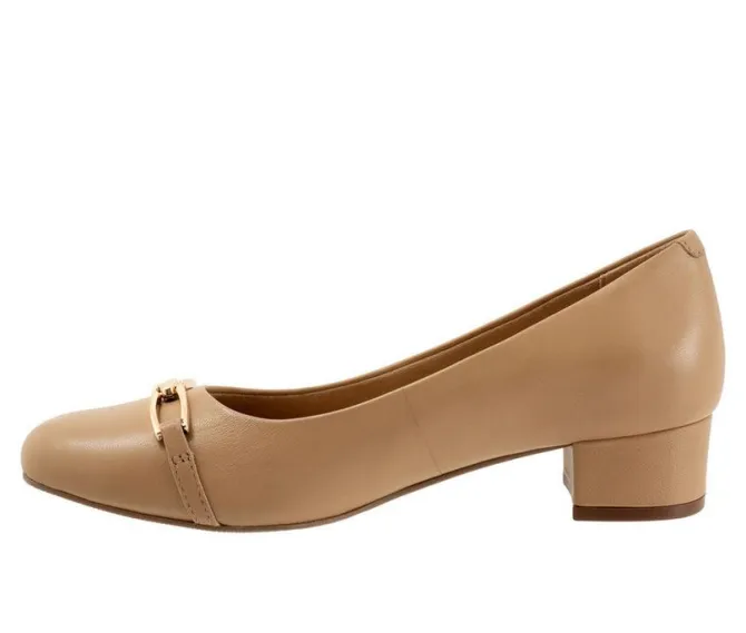 Women's Trotters Dakota Pumps