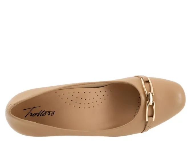 Women's Trotters Dakota Pumps