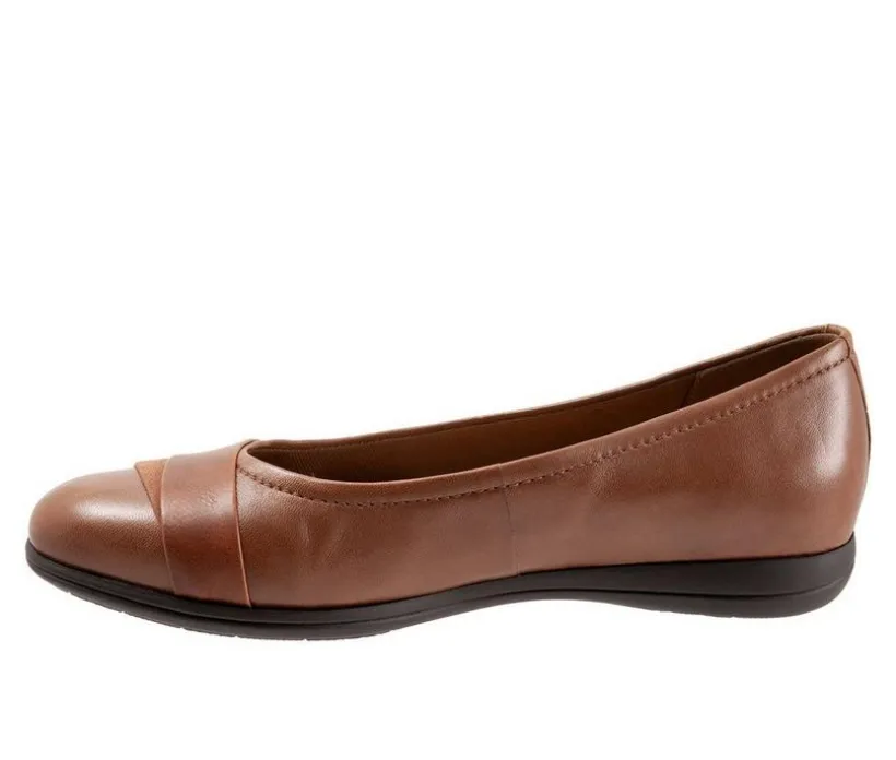 Women's Trotters Danni Flats