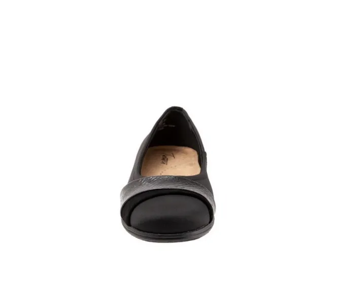 Women's Trotters Danni Flats