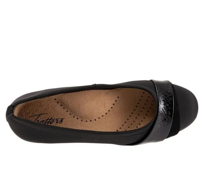 Women's Trotters Danni Flats