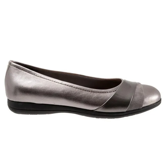 Women's Trotters Danni Flats
