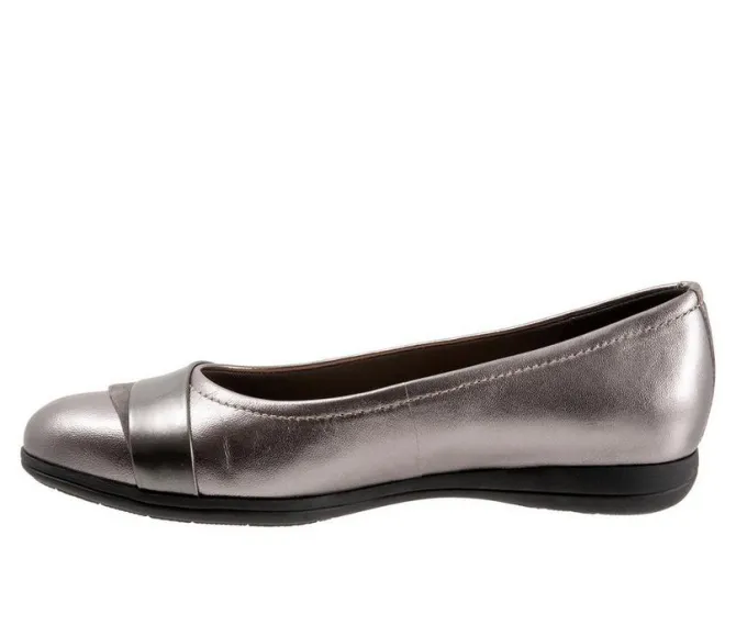 Women's Trotters Danni Flats