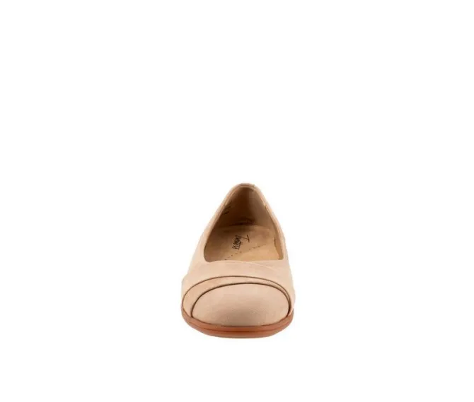 Women's Trotters Danni Flats