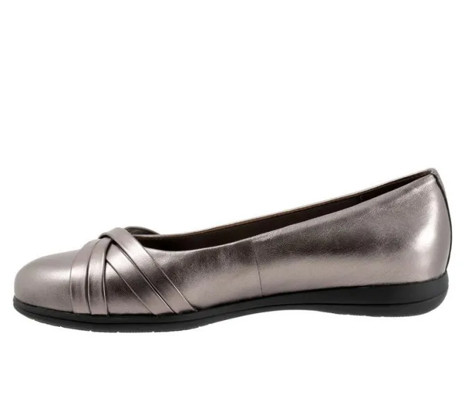 Women's Trotters Daphne Flats