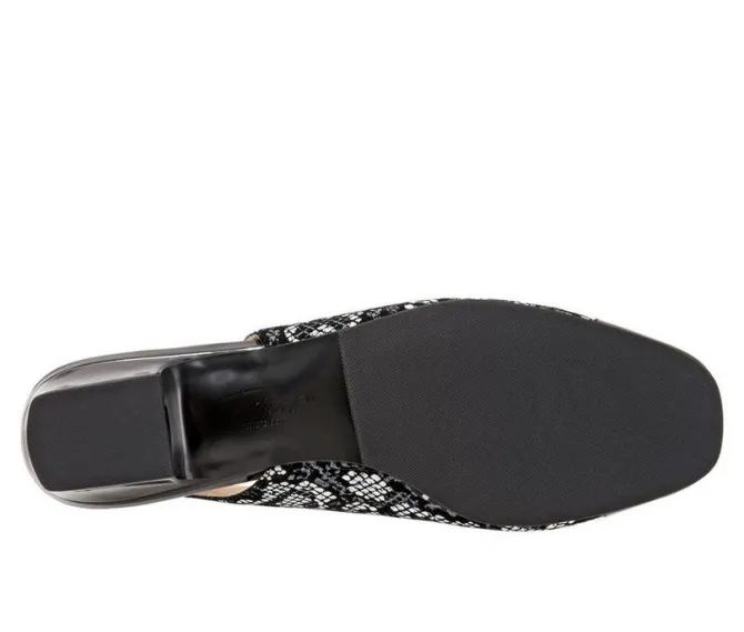 Women's Trotters Dea Pumps