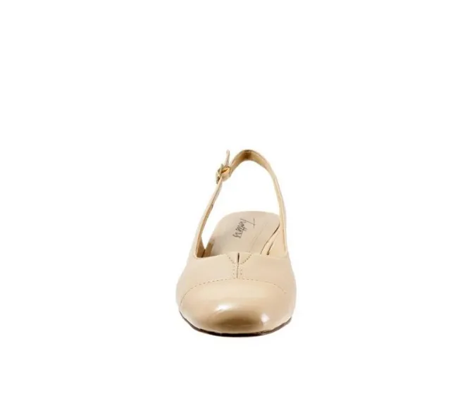 Women's Trotters Dea Pumps