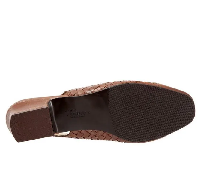 Women's Trotters Dea Woven Slingback Pumps