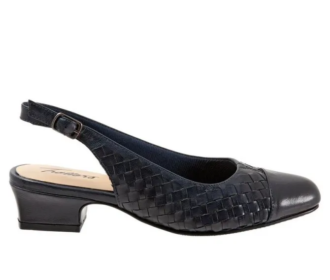 Women's Trotters Dea Woven Slingback Pumps