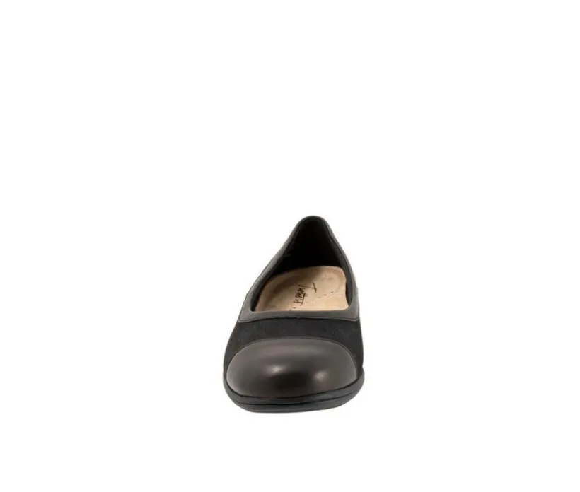 Women's Trotters Delmara Flats