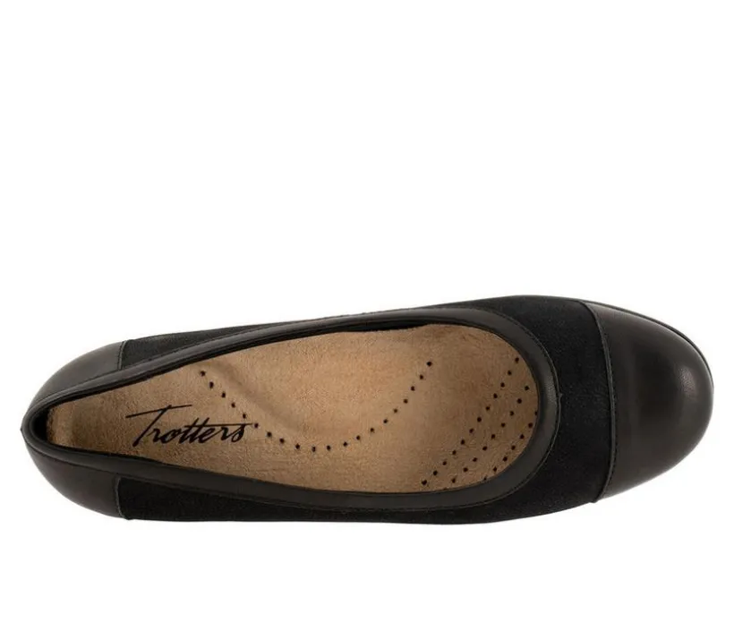 Women's Trotters Delmara Flats