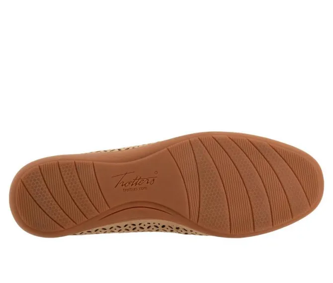 Women's Trotters Delmara Perf Flats