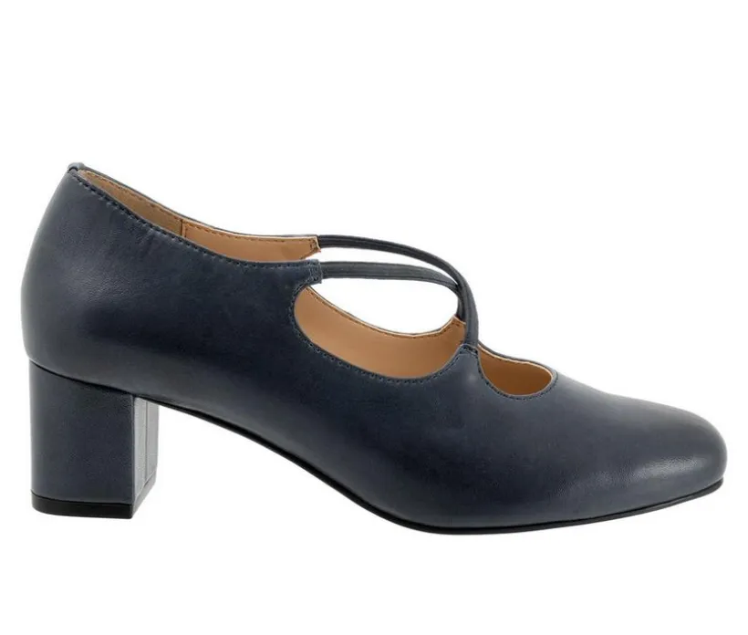 Women's Trotters Demi Pumps