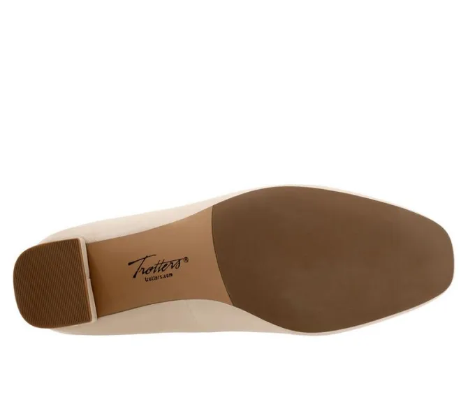 Women's Trotters Demi Pumps