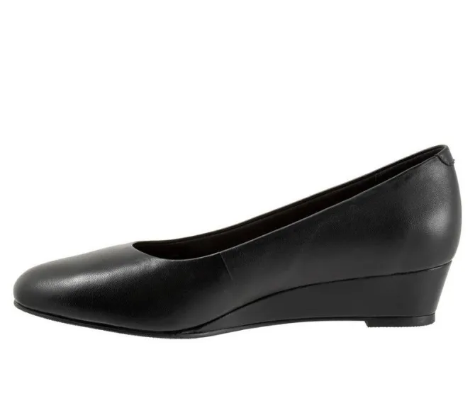 Women's Trotters Denisse Wedges