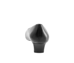 Women's Trotters Doris Pumps