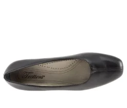 Women's Trotters Doris Pumps