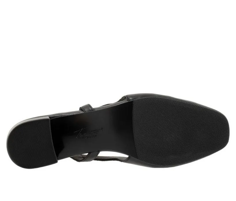 Women's Trotters Dottie Pumps