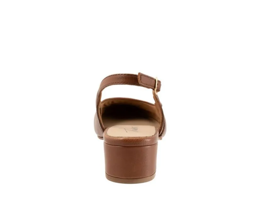 Women's Trotters Dottie Pumps