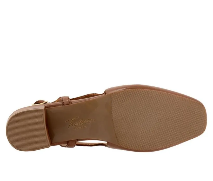 Women's Trotters Dottie Pumps