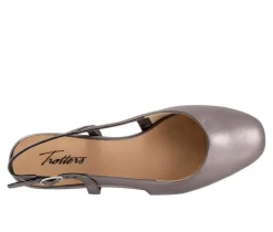 Women's Trotters Dottie Pumps