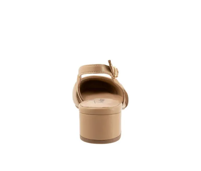 Women's Trotters Dottie Pumps
