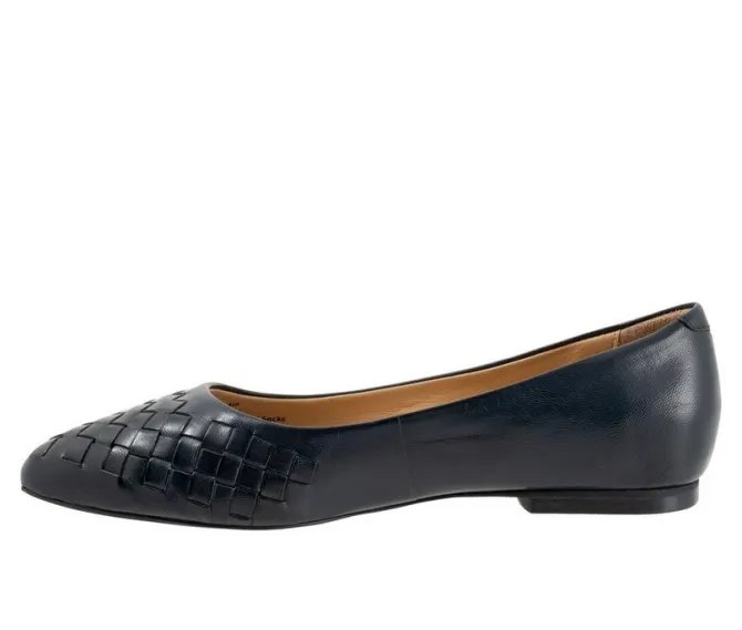 Women's Trotters Estee Woven Flats