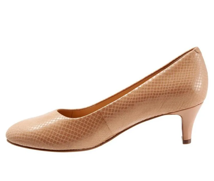 Women's Trotters Fab Pumps