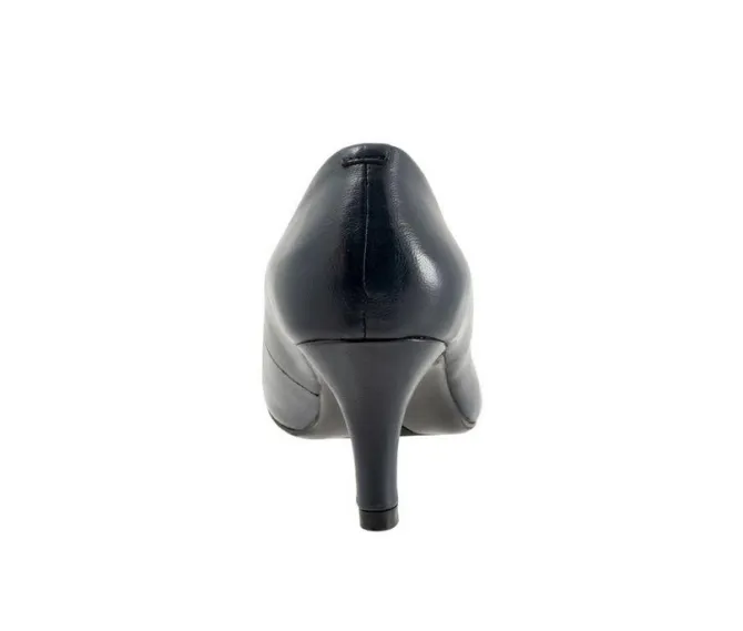 Women's Trotters Lanay Pumps