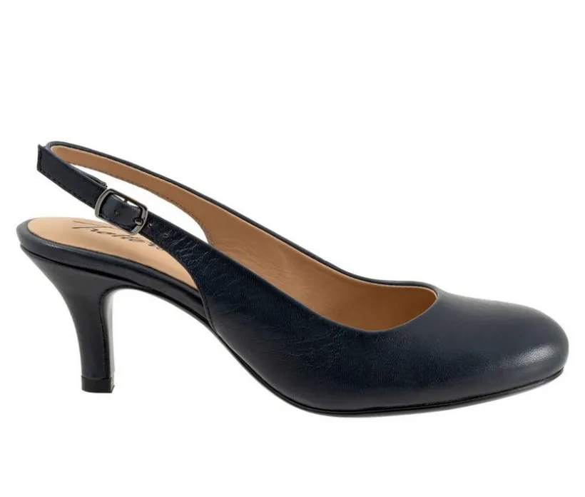 Women's Trotters Lexi Pumps