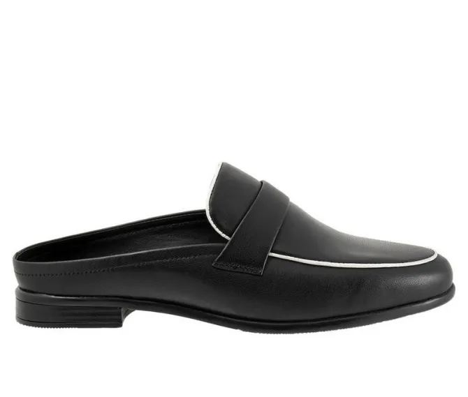 Women's Trotters Lola Flats