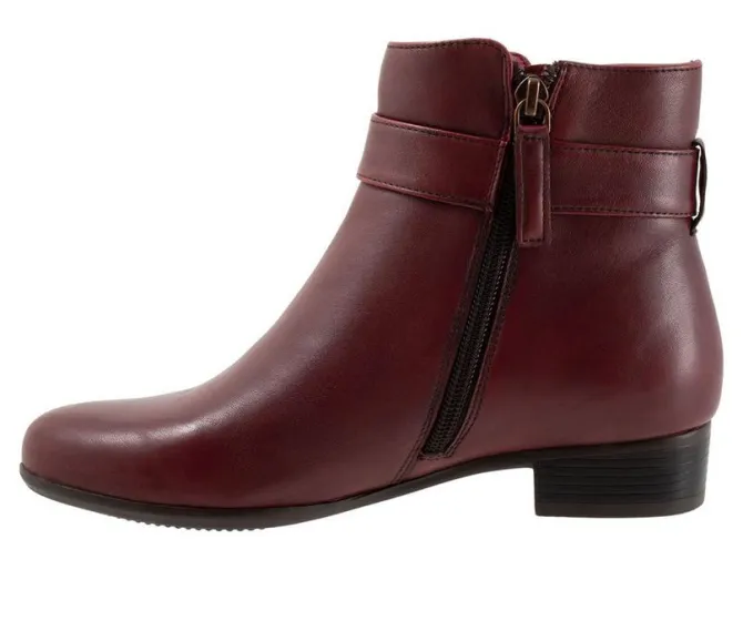 Women's Trotters Melody Booties