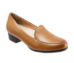 Women's Trotters Monarch Pumps