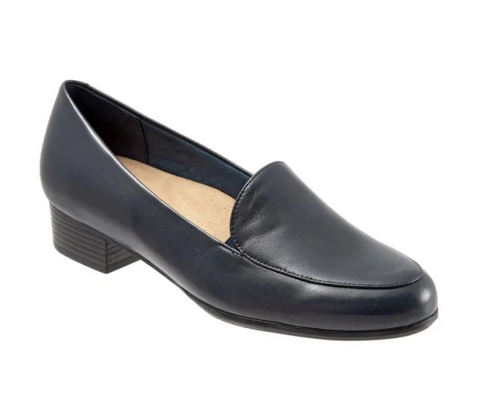 Women's Trotters Monarch Pumps