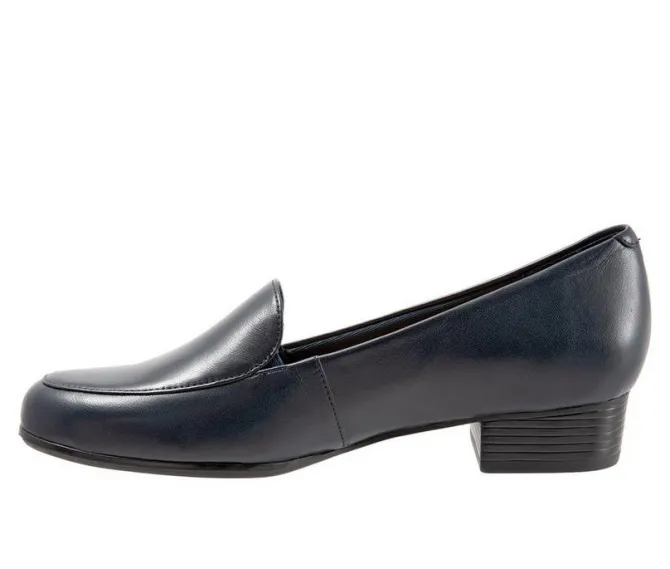 Women's Trotters Monarch Pumps