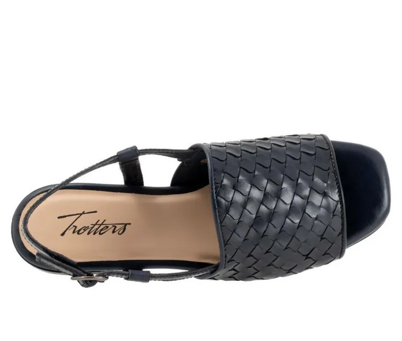 Women's Trotters Nola Sandals