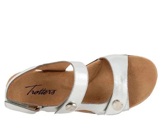Women's Trotters Romi Metallic Sandals