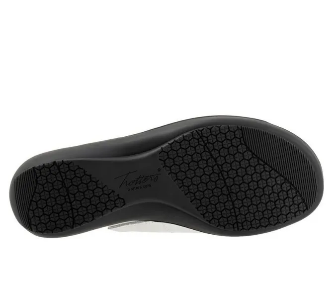 Women's Trotters Ruthie Stitch Sandals