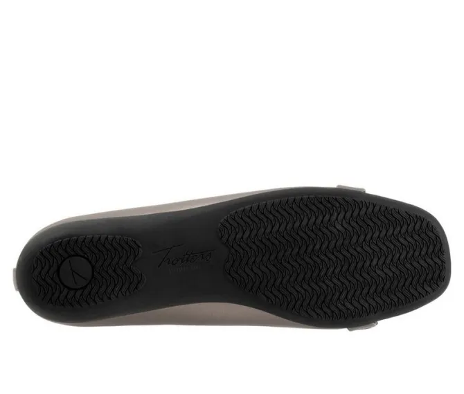 Women's Trotters Sadie Flats