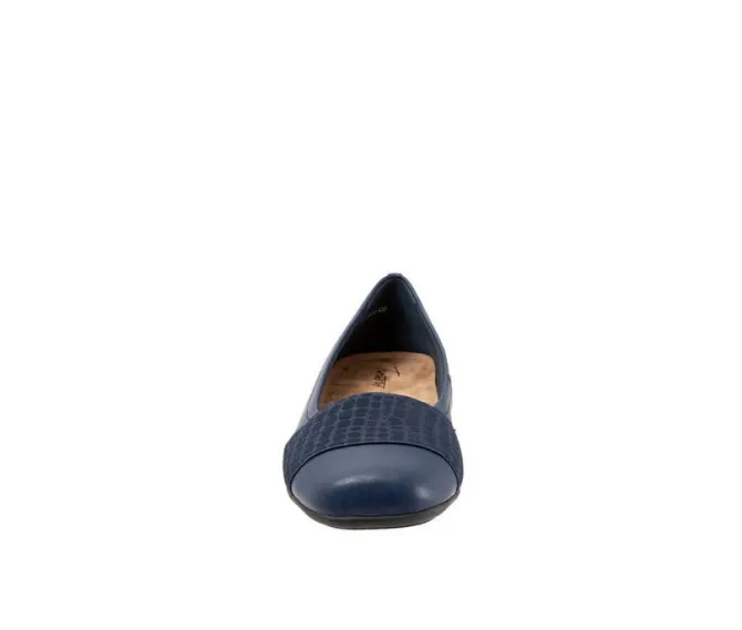 Women's Trotters Samantha Flats