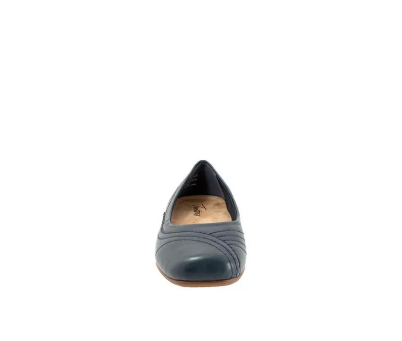Women's Trotters Sasha Flats